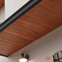 Soffit de plafond en aluminium ventilé à rainures et languettes, aspect bois, pour extérieur