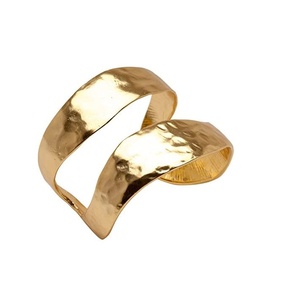 Pulsera de latón Accesorio de moda para mujer Joyería ostentosa única Pieza de diseño de mejor aspecto de alta calidad con venta - Product Image 1