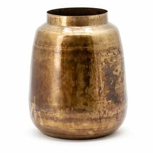 Élégants vases à fleurs en métal antique fabriqués à la main avec des motifs en relief exquis pour la décoration de luxe de la maison et du bureau - Product Image 3