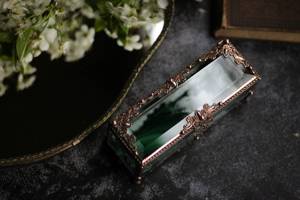 Caja de anillo de joyería con forma de rectángulo de estilo elegante con marco de pulido antiguo perfecto para almacenar anillos collares y accesorios finos - Product Image 2