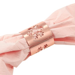 Ronds de serviette élégants en métal plaqué cuivre décorés pour mariage Décoration de table spéciale Porte-serviettes de forme ronde - Product Image 1