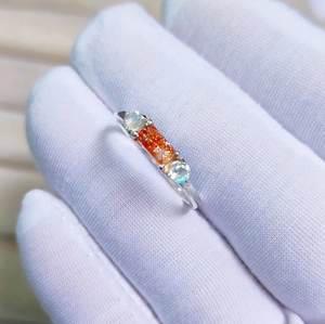 Diseño clásico Plata de Ley 925 Anillo de boda de compromiso de corte Baguette para mujer Piedra solar dorada Piedra lunar para fiestas de bodas - Product Image 2