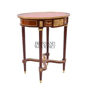 Table d'appoint ovale de luxe en acajou avec incrustation florale en marqueterie et accents en laiton doré orné pour une décoration classique de salon - Product Image 5