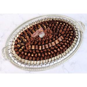 Plateau en métal plaqué or de qualité supérieure avec accent floral plateau à chocolat moderne fabriqué à la main pour les mariages et les cadeaux d'anniversaire - Product Image 4