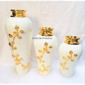Recién llegado, color blanco, recubierto de polvo con diseño de hojas chapadas en oro, florero HECHO DE Metal de alta calidad estándar de la India - Product Image 6