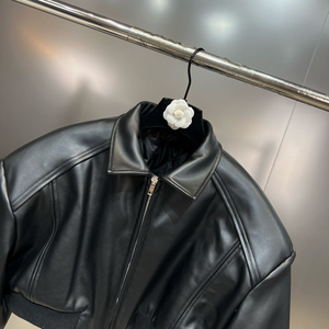 OEM logotipo personalizado moda calle Crop Varsity chaqueta personalizada mujer moda PU algodón bombardero chaqueta de cuero - Product Image 4