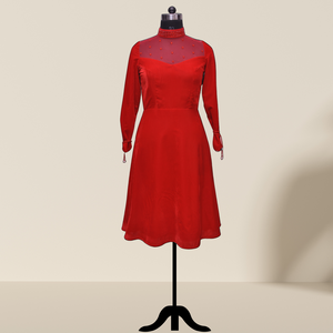 Robe de soirée en satin lisse de qualité supérieure avec coupe classique et style A-Flare pour les femmes tenues de fête pour l'exportation mondiale depuis l'Inde - Product Image 1