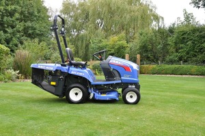 Iseki sxg 326รถตัดหญ้ามือสองสำหรับส่งออกในออสเตรีย - Product Image 3