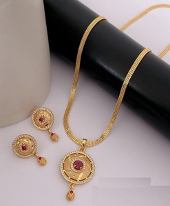 Ensemble de bijoux de mariée royal avec collier et boucles d'oreilles en Kundan Polki lourd pour les mariages à des prix raisonnables en provenance d'Inde - Product Image 1