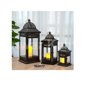 Linterna de metal antiguo de vidrio múltiple con base cuadrada marroquí para uso en fiestas de bodas - Product Image 3