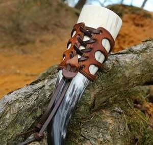 ที่ใส่หนังไวกิ้งทำจากหนังแฮนด์เมดสำหรับใส่แก้วรูปเขาควายทำจากผู้ผลิตโดยตรงจากอินเดีย - Product Image 1