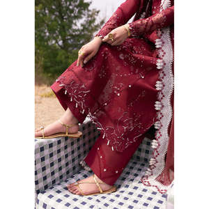 QALAMQAR Ensemble 3 pièces en mousseline de soie brodée, chemise brodée, dupatta brodée en tulle Khaadi, pantalon brodé - BIC-4695 - Product Image 3