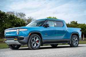 2024 R i v i a n R1T Adventure Edition 3,400 Miles, autonomie de 410 milles, performance à double moteur AWD, batterie maximale - Product Image 3