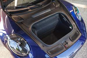 2022 911 GT3 ~3 600 milles, moteur 6 cylindres en L de 4,0 litres, freins en céramique composite, bleu gentiane métallisé - Product Image 6