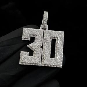 Colgante de Moissanita con Número Personalizado, Plata de Ley 925, Colgante Personalizado, Colgante de Moissanita Estilo Hip Hop - Product Image 4