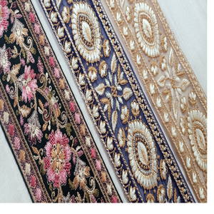 Rubans et lacets brodés à la machine sur mesure dans différents designs et couleurs pour robes de mariée de 3 couleurs. - Product Image 1