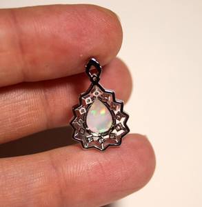 Pendentif en opale éthiopienne blanche pierre précieuse naturelle pendentif en cristal de réglage en argent bijoux faits à la main cadeau pour elle - Product Image 3