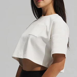 เสื้อยืดครอปทรงหลวมสำหรับผู้หญิงเสื้อครอปแบบเรียบมีรูระบายอากาศดีไซน์ใหม่ - Product Image 5