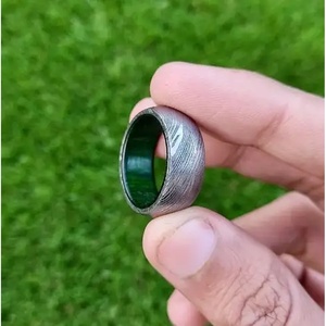 แหวนเหล็กดามัสกัสทำด้วยมือพร้อมกล่องของขวัญสวยงามของขวัญแต่งงานแบบกำหนดเองสำหรับของขวัญส่วนตัวหรือครบรอบ - Product Image 6