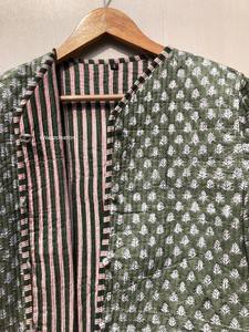 Veste kimono en coton matelassé à imprimé floral indien fait main, impression à la main, approvisionnement en gros pour femmes au meilleur prix - Product Image 3