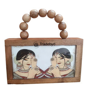 Bolso de Mano de Madera Tradebyd con Cadenas de Perlas, Flores Bordadas, Correa Extraíble, Cierre Magnético, Forro de Terciopelo, Calidad Premium, Moda - Product Image 4