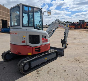 Mini-excavatrice sur chenilles Takeuchi TB335R, 24 CV, capacité de la benne de 3 m, puissance de creusement robuste et durable, travaux routiers, travaux agricoles, construction - Product Image 4