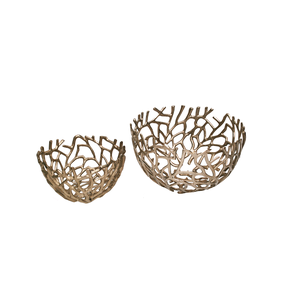 Bol de service en acier inoxydable au design martelé au look moderne et élégant, idéal pour les plats lors de dîners officiels - Product Image 2