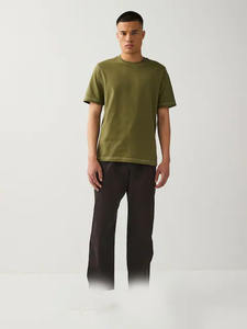 T-shirt streetwear à la mode pour hommes Fournisseur personnalisé Vêtements décontractés pour usage quotidien Distribution en gros - Product Image 3