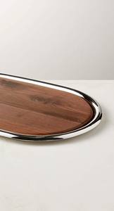 Plateau de service moderne en bois de noyer ovale avec bord en métal chromé poli, élégant plateau décoratif pour le pain, le fromage, la charcuterie - Product Image 3