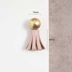 Tiradores de puerta de madera envueltos en resina y cuero decorativos Tiradores artesanales únicos para cocinas y armarios - Product Image 5