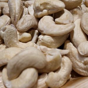 Wholesale Fresh Grade W180 Cashew Nuts USDA/EU Organic Certified Direct From Cambodia - Product Image 3