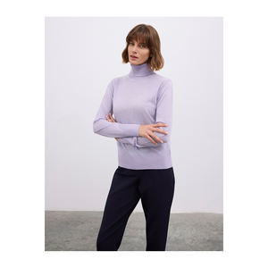 เสื้อสเวตเตอร์คอเต่าทรงโอเวอร์ไซส์ ผ้าเนื้อเสื้อยืดใส่สบาย - Product Image 5