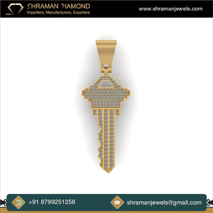 Pendentif en or massif 10 carats avec clé maîtresse personnalisée et diamants moissanite étincelants, symbole de succès et de puissance, bijou unique - Product Image 5