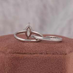 Marquise Cut Lab Grown Diamond Solitaire Bague de fiançailles Set Round Cut Dainty Diamond Band Ring avec certificat - Product Image 2