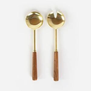 Servidor de ensalada de latón de diseño con acabado mate y detalles intrincados, lo mejor para una elegante cena en casa o temas de decoración cultural - Product Image 1