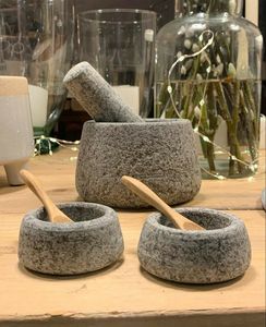 Juego de mortero y mortero de mármol liso con bordes refinados, lo mejor para mezclar especias secas y húmedas en casa con facilidad - Product Image 2