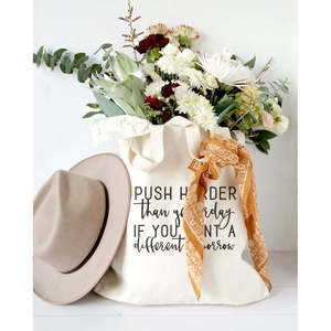 Bolso Tote de Lona para Mujer, Diseño 'Push Harder Than Yesterday', Logra un Mañana Diferente con Estilo - Product Image 5