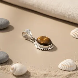 Pendentif ovale en œil de tigre sur collier en argent 925 pour femmes, pendentifs et breloques raffinés - Product Image 1