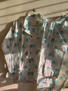 Femmes luxe respirant à manches longues 100% coton biologique Sexy décontracté nuit costume Turquoise imprimé fleuri col en V doux pyjama ensemble - Product Image 3