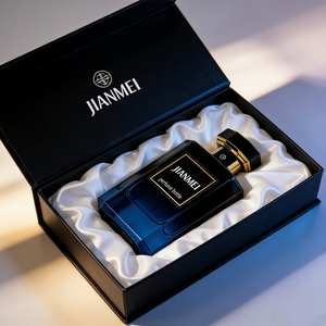Botella de <span class=keywords><strong>Perfume</strong></span> de Vidrio de Lujo Negra con Pulverizador, 30ml 50ml 100ml, Única, Transparente con Tapa, Venta al por Mayor - Product Image 4