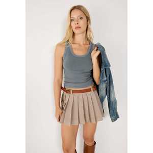 Camiseta básica con cuello en U - Product Image 1