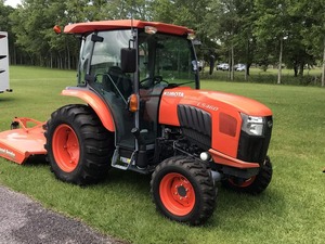 Tracteur agricole Kubota L425 25HP avec chargeur frontal LA225 rouge 4 roues motrices multifonctionnel - Product Image 5