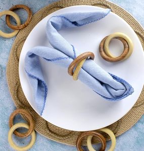 Double rond de serviette Grande décoration de table pour les mariages, les fêtes et les repas de tous les jours Forme de papillon en bois de manguier et en papier pour les saisons de printemps - Product Image 1