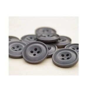 Botón de cuerno de búfalo natural ligero con variaciones de color naturales para uso tradicional indio y étnico al precio más bajo - Product Image 5