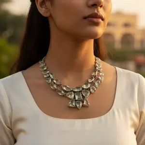 Collar llamativo de cuarzo limón plateado para mujer, joyería de cristal de moda - Product Image 1