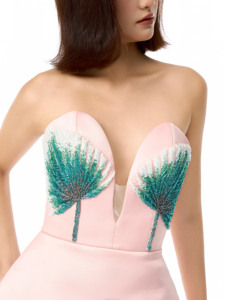 PALM CUP Mini robe sans manches à col cœur avec soutien-gorge intégré, robe de vacances, collection SUMMER DAWN, marque locale vietnamienne MrCRAZY - Product Image 2