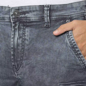 2025 pantalones cortos de mezclilla informales para hombres de secado rápido estilo único 100% algodón patrón sólido servicio OEM logotipo marca precio con descuento frontal - Product Image 5
