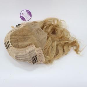 Peluca de cabello humano de alta calidad Frontal de encaje 5x5 pulgadas Peluca 18 pulgadas Color Rubio Cabello ondulado natural Cutícula alineada - Product Image 6