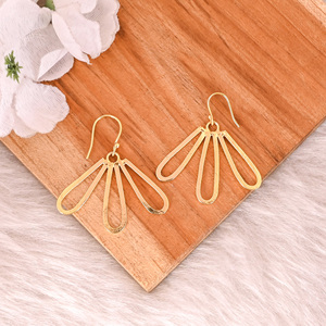 ต่างหูรูปดอกไม้ครึ่งดอกสไตล์วินเทจชุบทองทำด้วยมือสำหรับผู้หญิงของขวัญทองเหลืองสำหรับงานพิธีหมั้น - Product Image 4