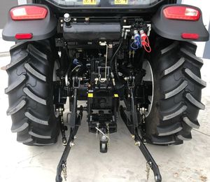 Venta al por Mayor de Tractor Agrícola 4x4 de 100HP con Bomba Cargadora, Alta Calidad a Precio Económico - Product Image 6